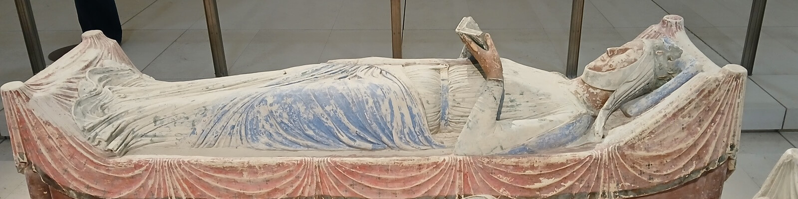 באנר קבר אליאנור מאקוויטינה מנזר פונטברו צרפת