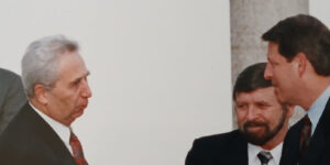 תכנית שלום – חילוף שטחים משולש